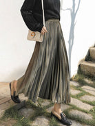 Gold velvet pleated skirt with wide hem - ElegantAlpha®